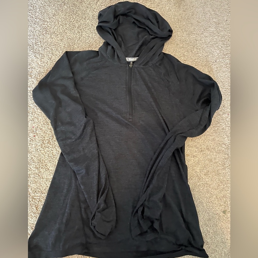 Light Reebok Sweatshirt athletic running clothes light grey hooded